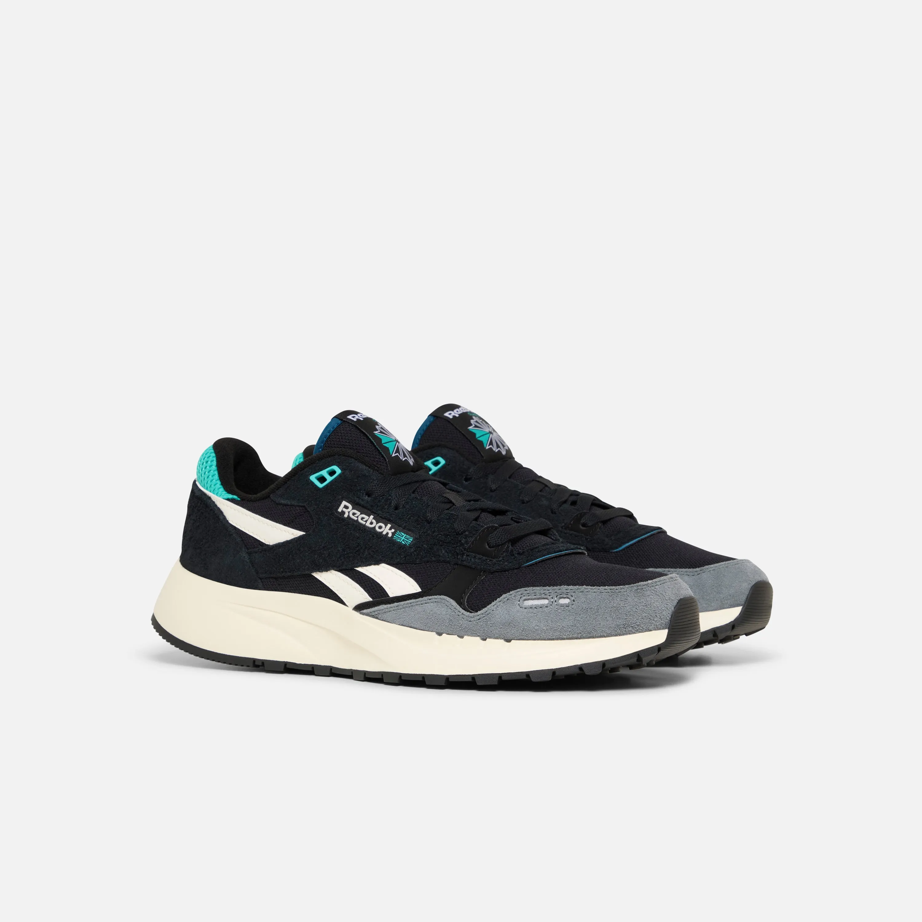 Classic Leather 2400 Black/Escapeblue/Vintagechalk