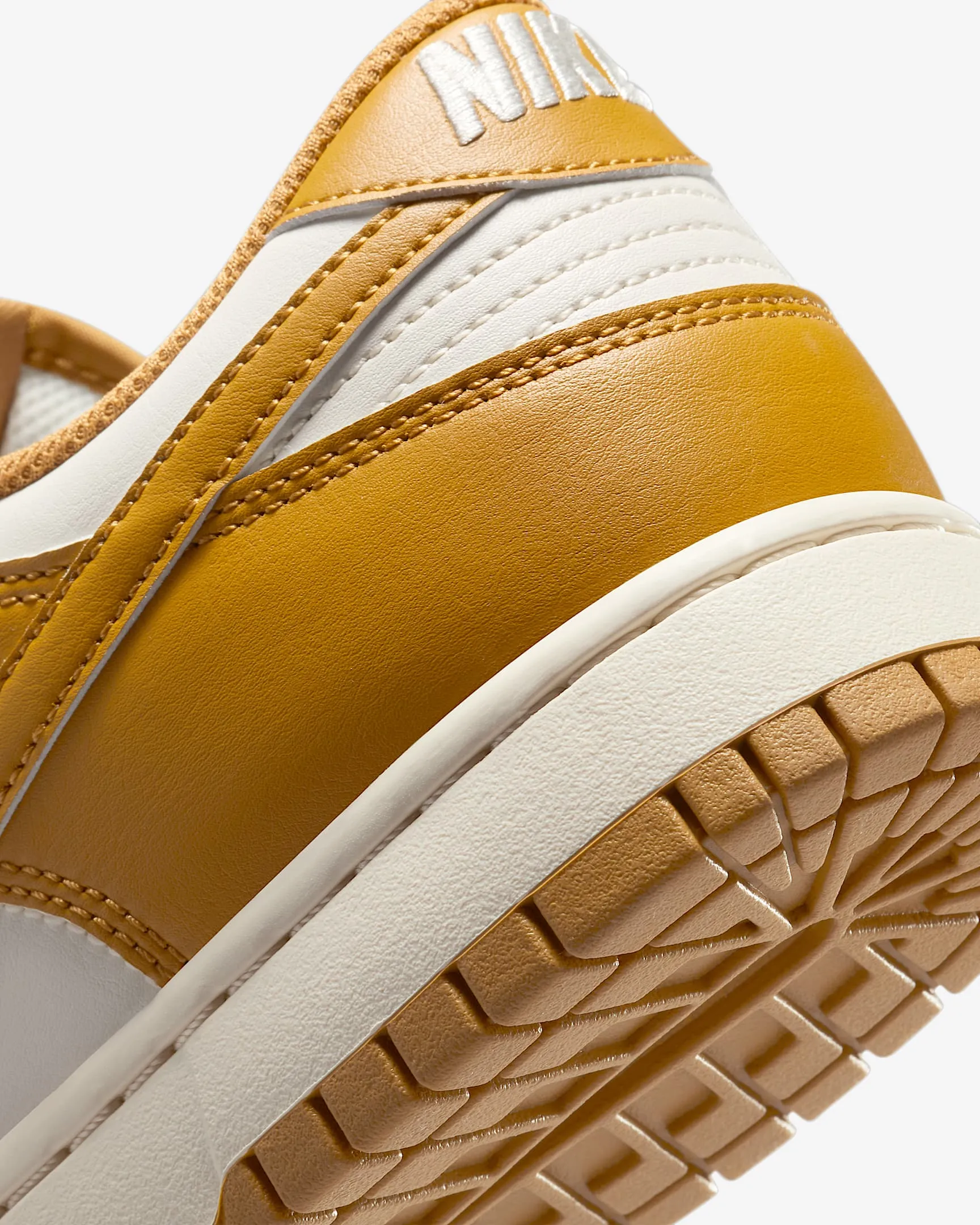 Dunk Low Retro