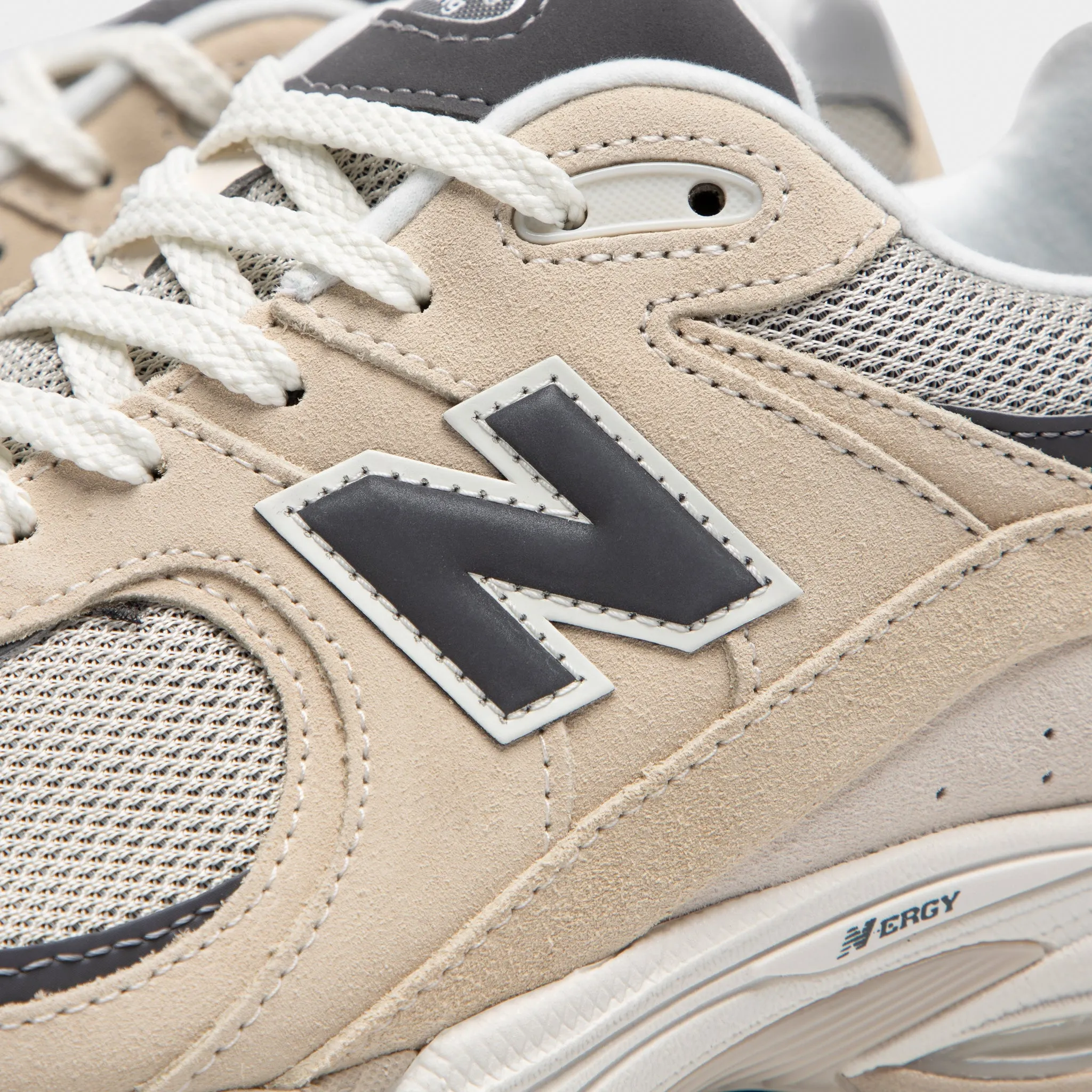 New Balance 2002RFA Sandstone / Magnet