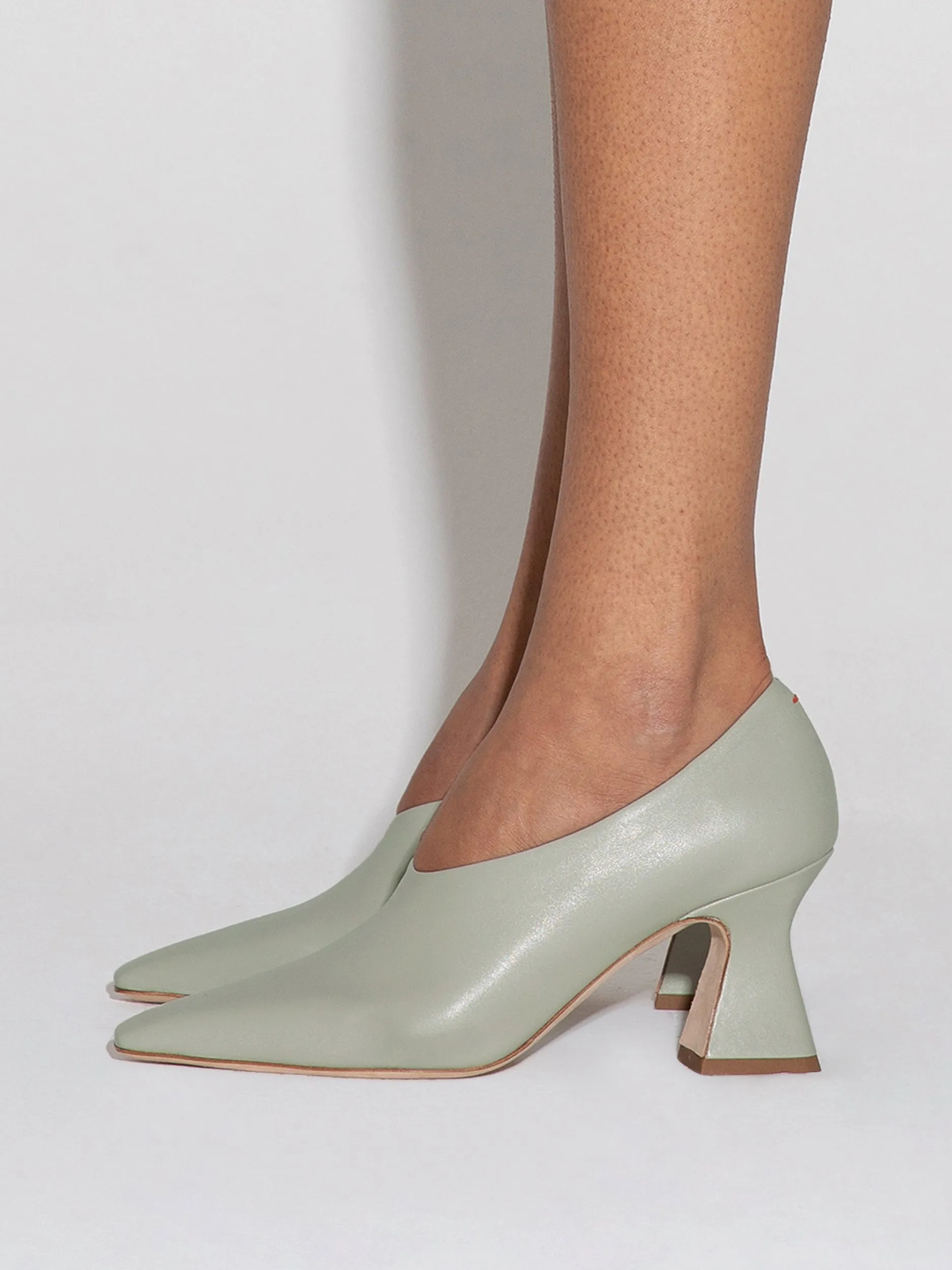 Nova Leather Pointed Pumps