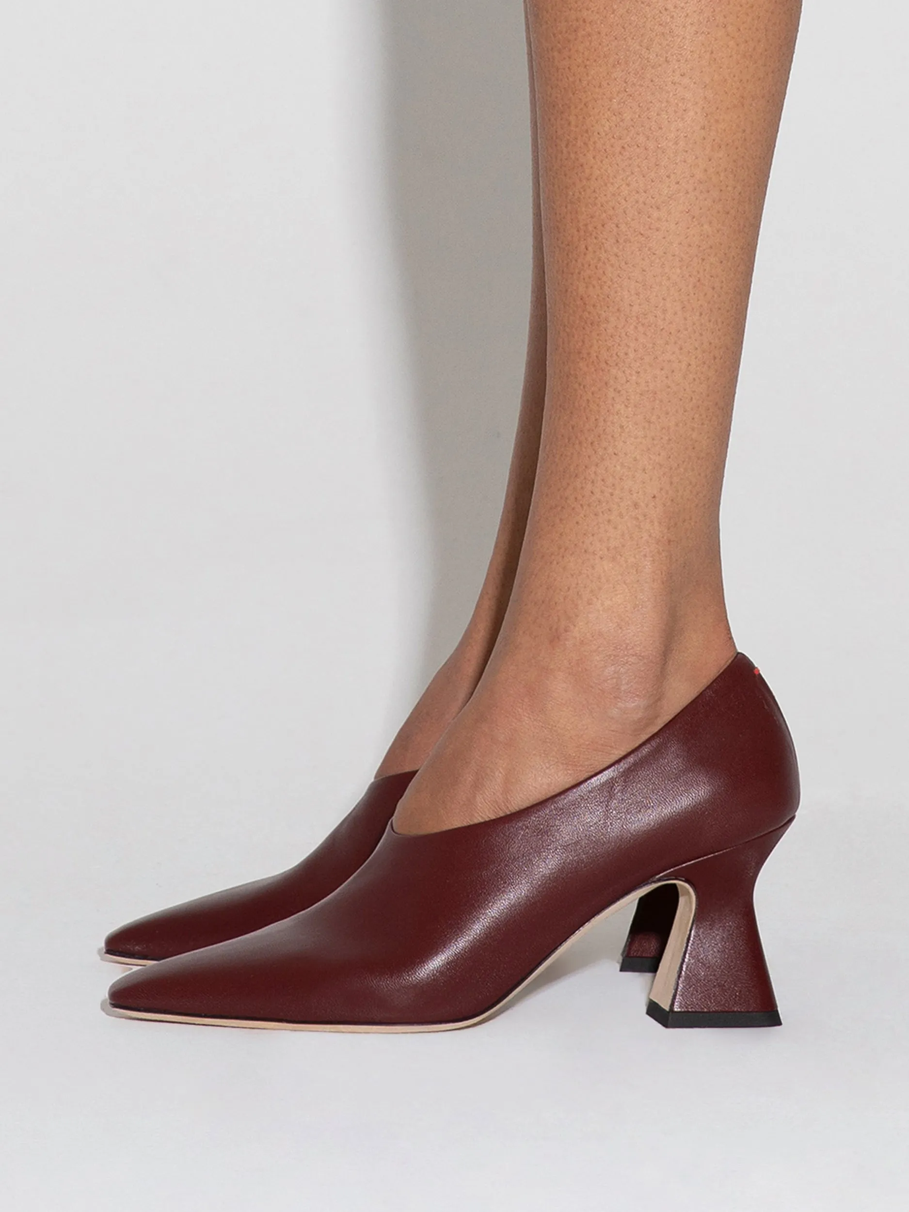 Nova Leather Pointed Pumps