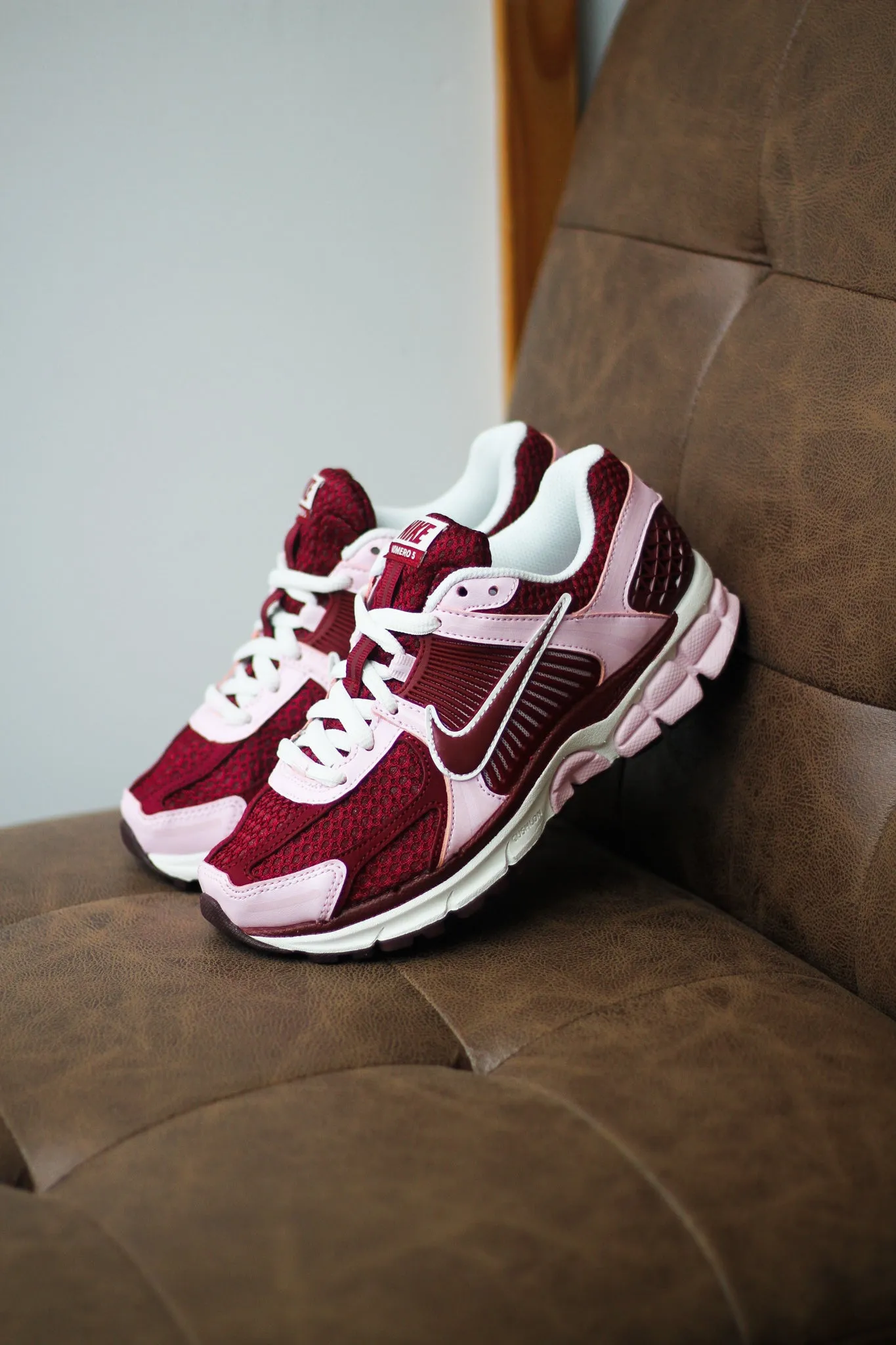 W VOMERO 5 PINK FOAM